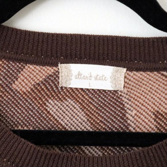 NWOT Altar'd State Beige Brown Retro Hearts Cropped Sweater Large - Picture 3 of 6